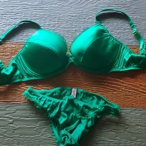 Green Agent Provocateur bra + matching panties